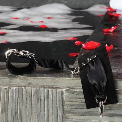 Sutra Chainlink Cuffs Black | SexToy.com